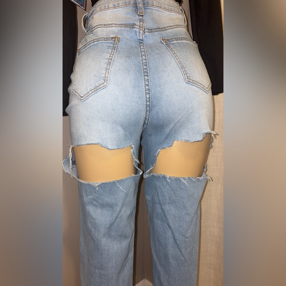 Stylish Light Blue Distressed Women Jeans